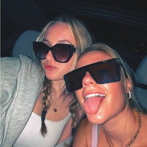 Meet your Posher, Ellis eiden